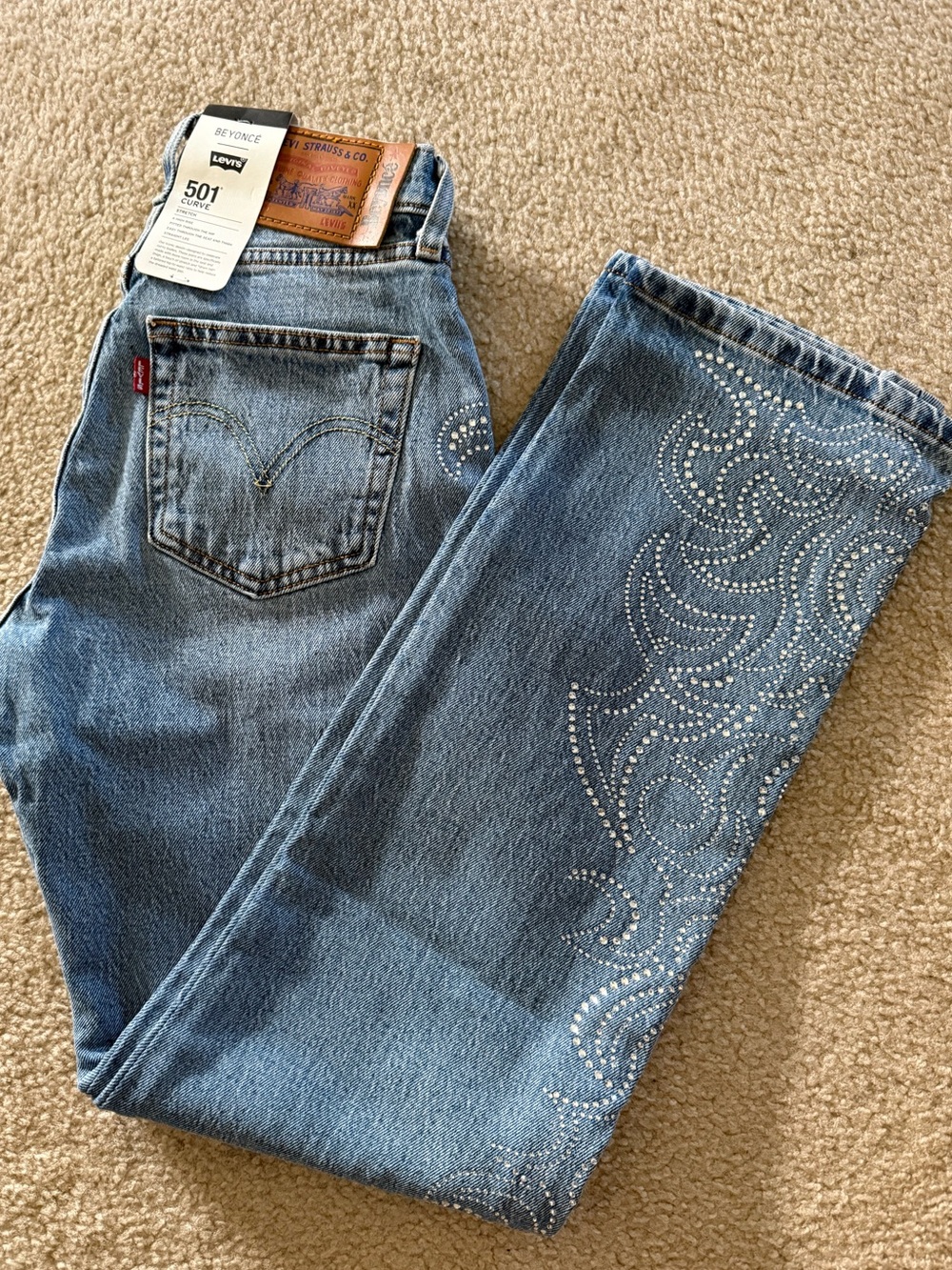 NWT BEYONCÉ X Levi’s® 501 Curve High-Rise Straight Leg Jean - Picture 7 of 10
